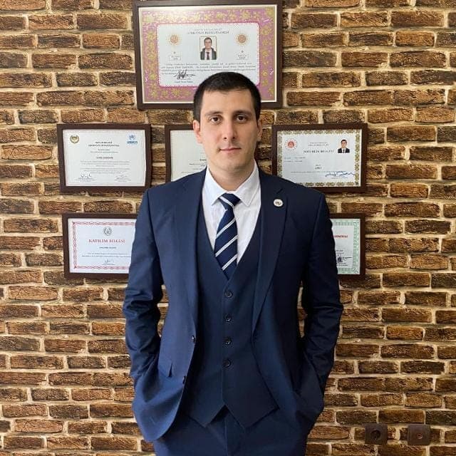 Av. Emre Sarıemir — Kurucu Avukat